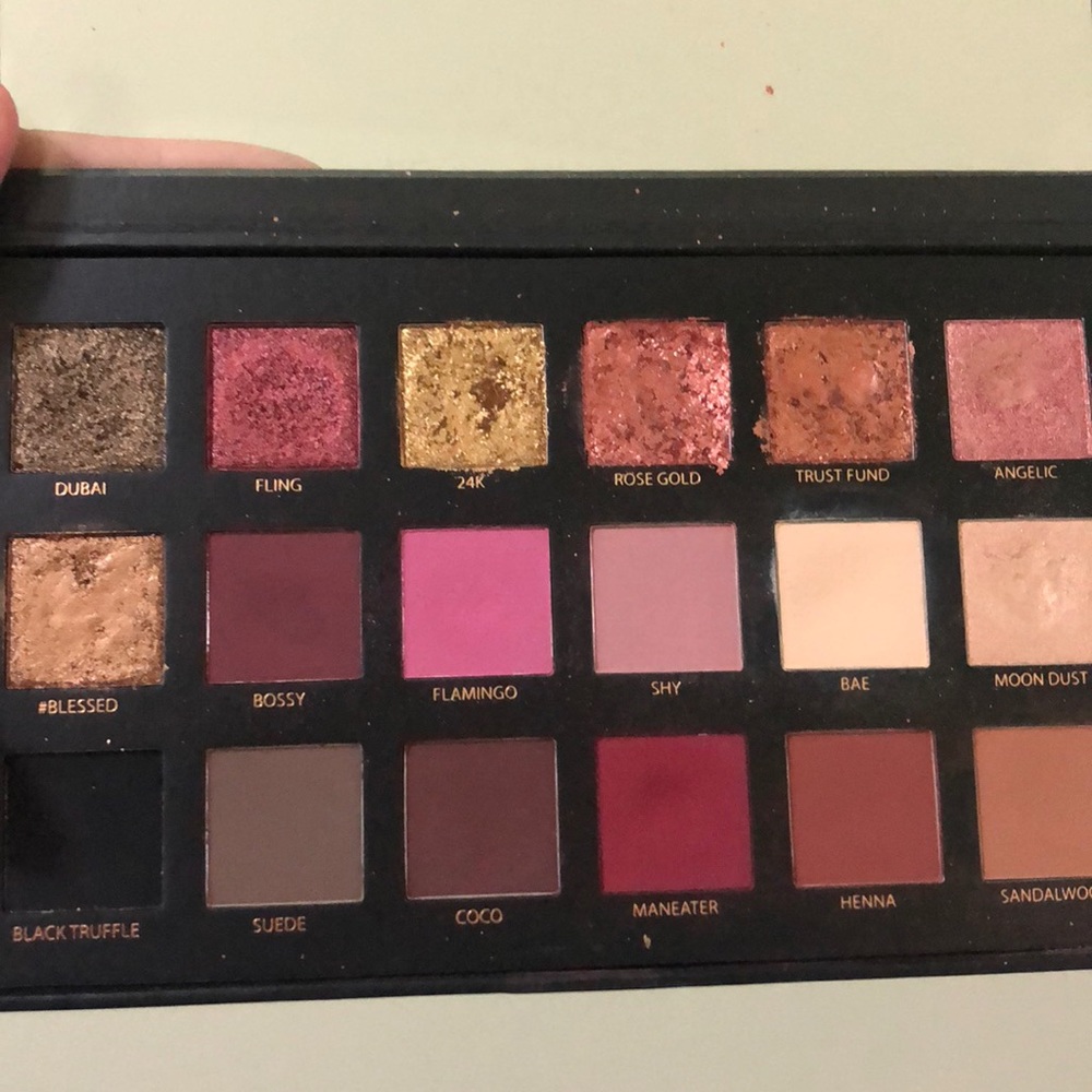 Huda Beauty OG Rose Gold palette